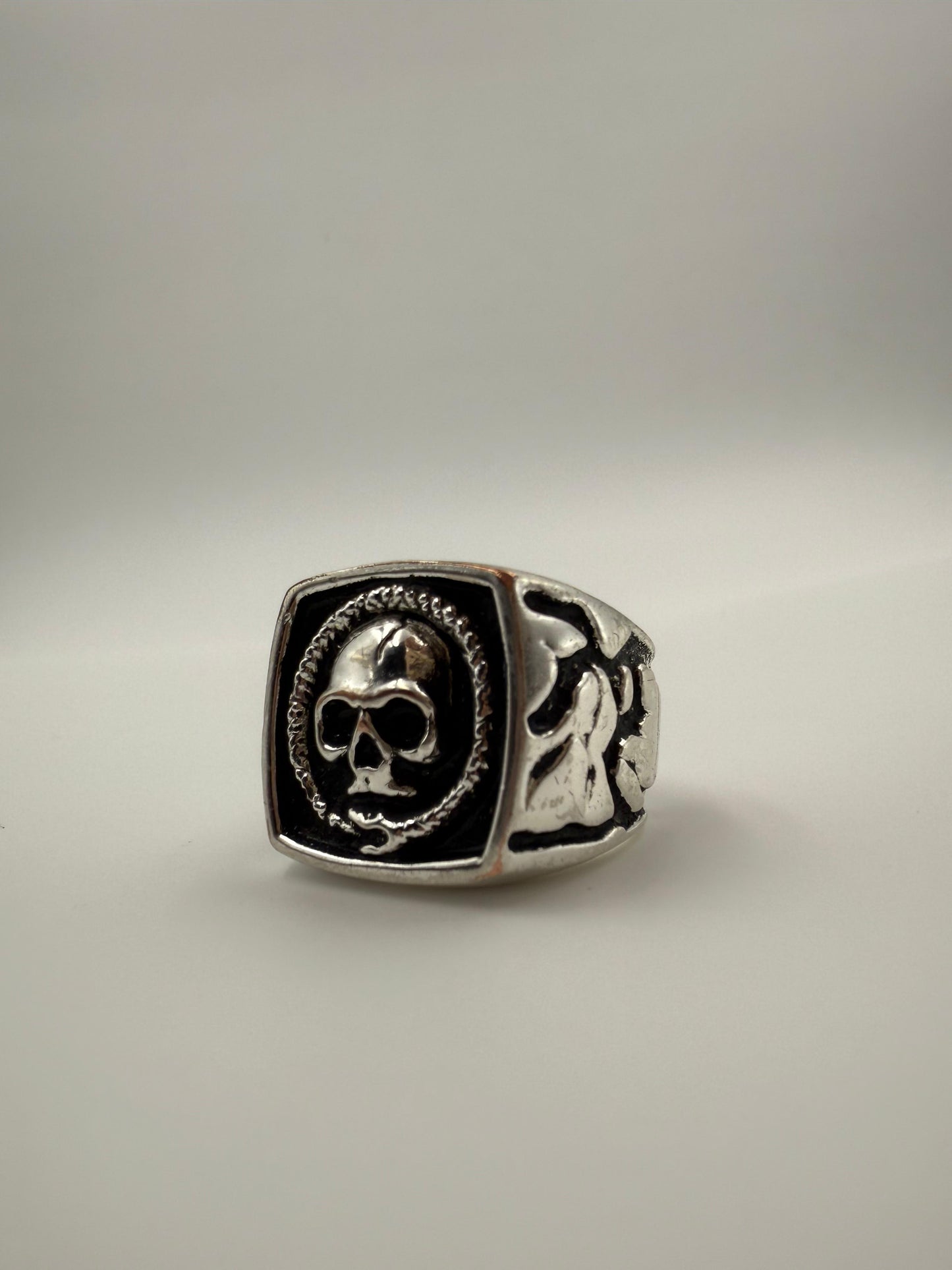 Antique Silver Skull Nature Ring